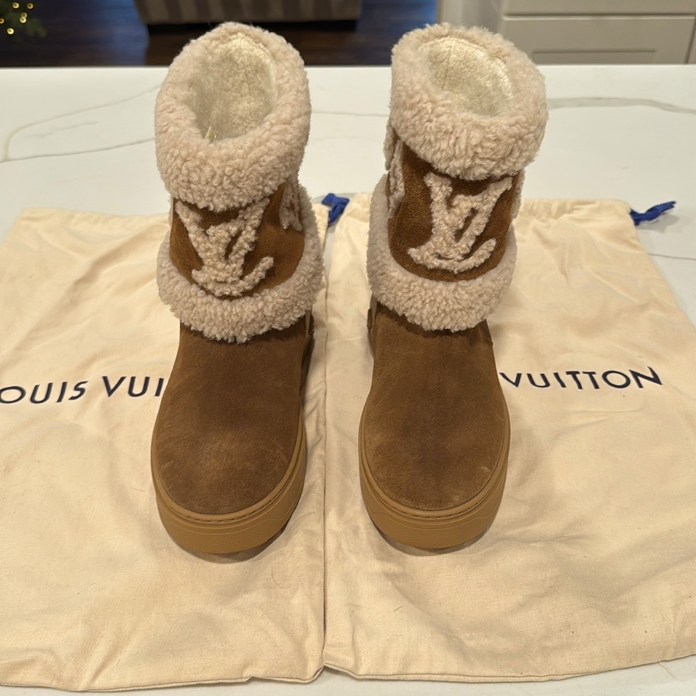 Authentic Louis Vuitton Snowdrop Boots